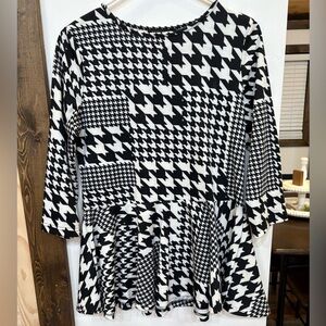 Black and White Houndstooth Women's Top